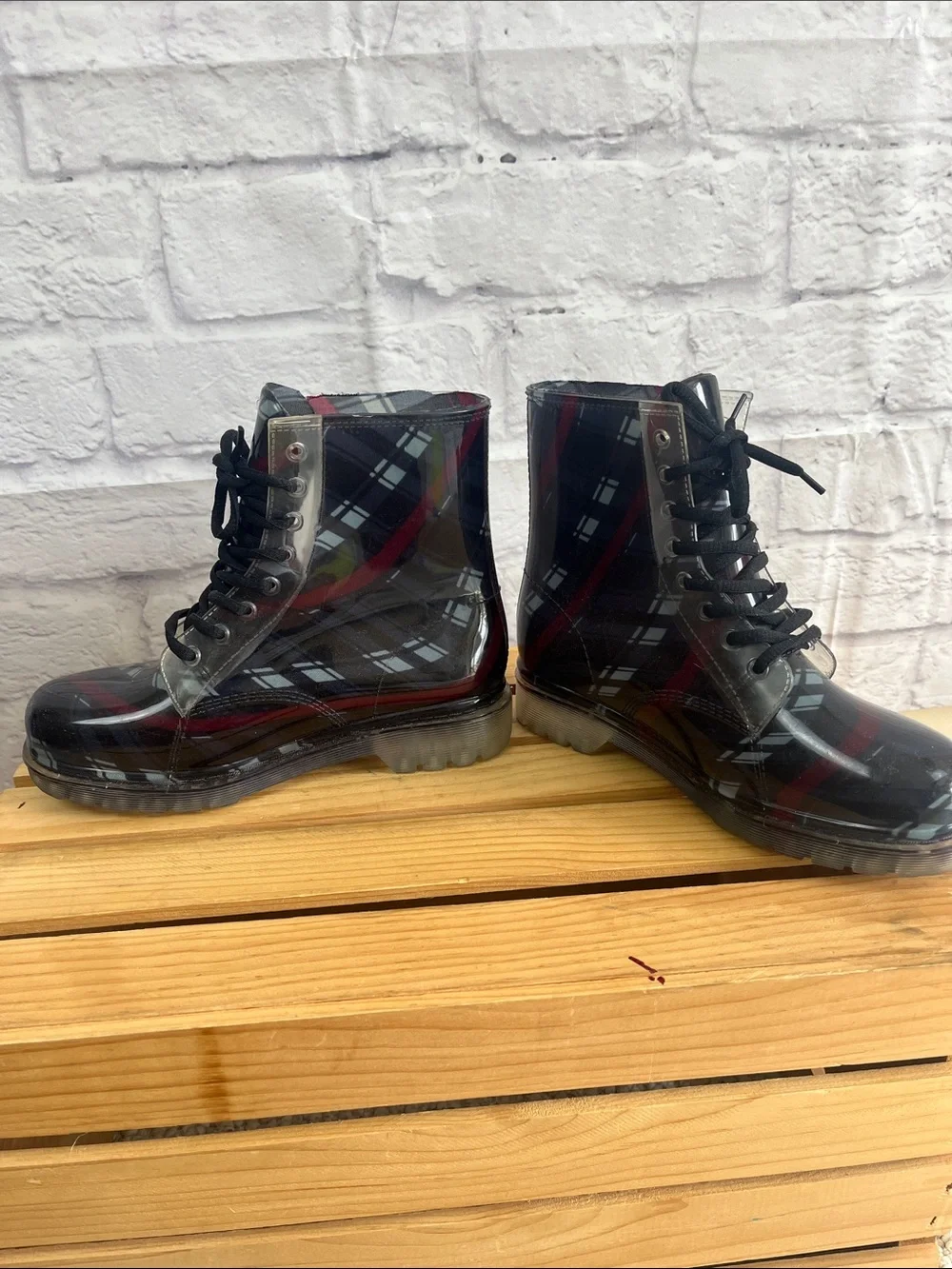 Henry Ferrera women’s preppy utility  tartan plaid lace up rainboots size 8